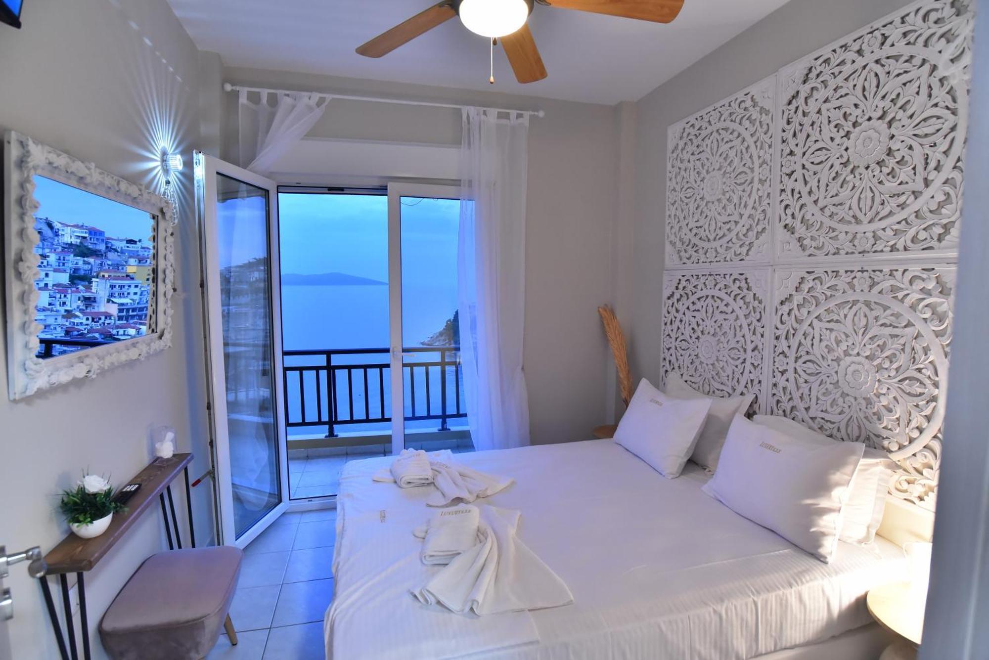 Infinity Blue Lux Suit Kavala Exterior photo